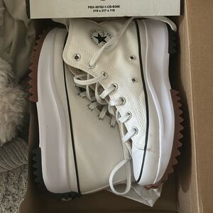 brand new never worn Run Star Hike Canvas Platform